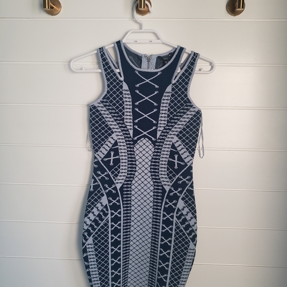 Guess dress - Picture 1 of 2